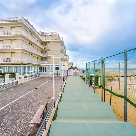 Hotel President'S Pesaro Kültér fotó