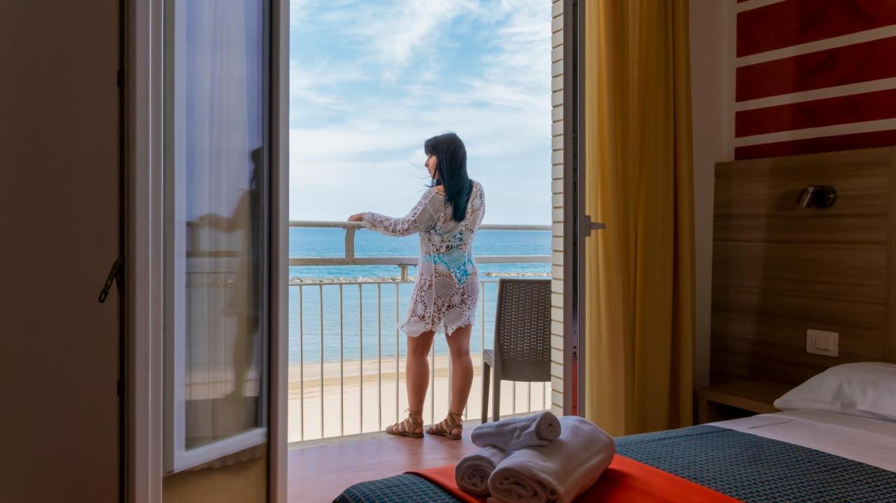 Hotel President'S Pesaro Kültér fotó