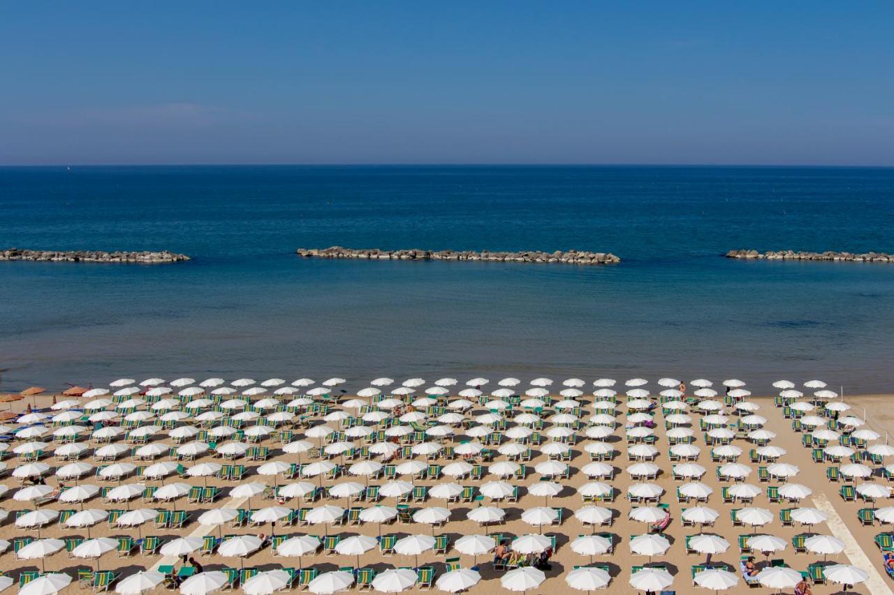 Hotel President'S Pesaro Kültér fotó