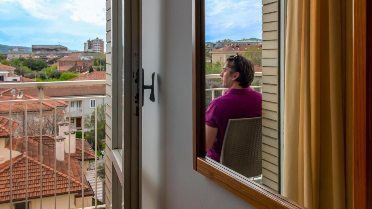 Hotel President'S Pesaro Kültér fotó