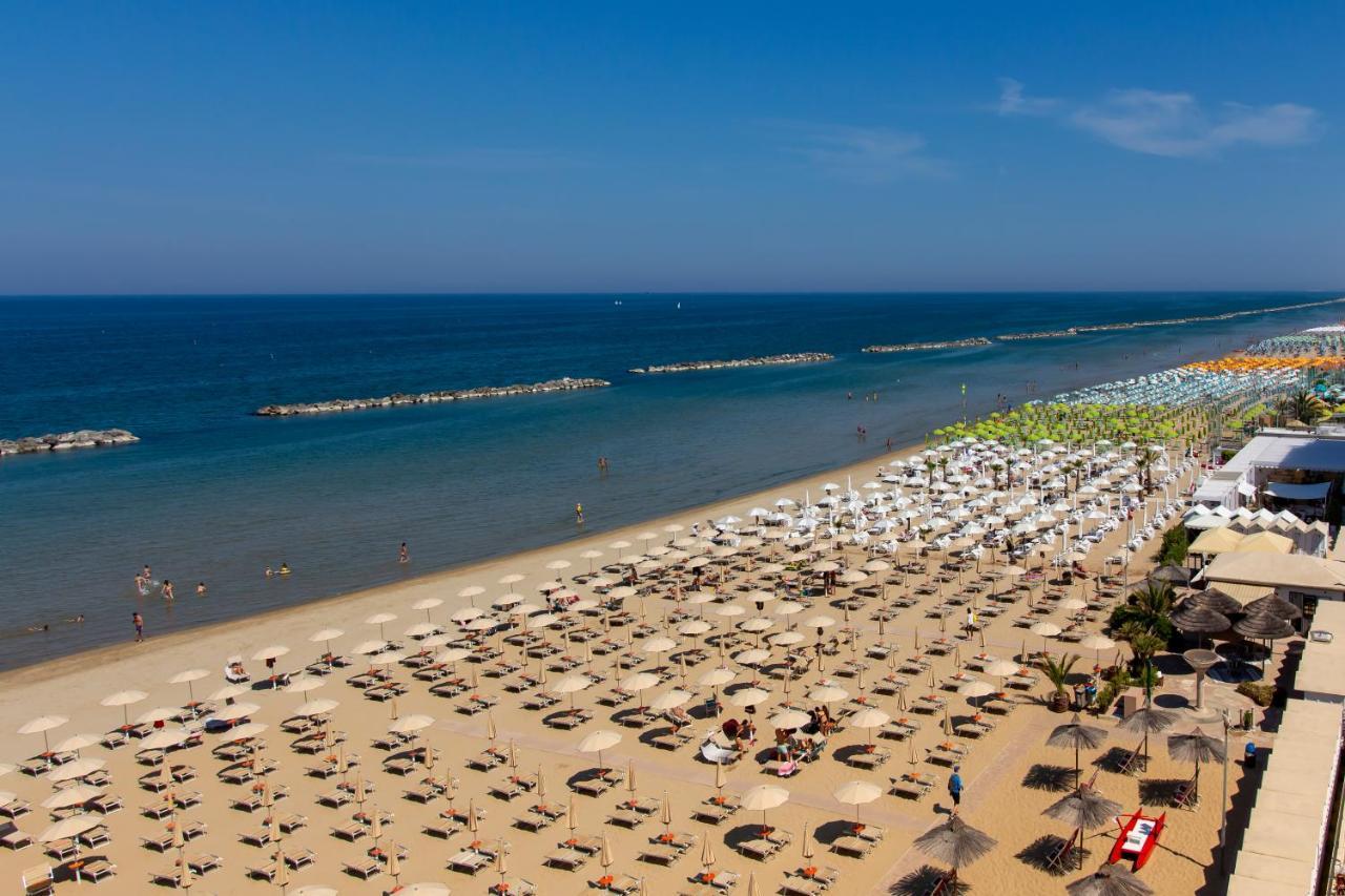 Hotel President'S Pesaro Kültér fotó
