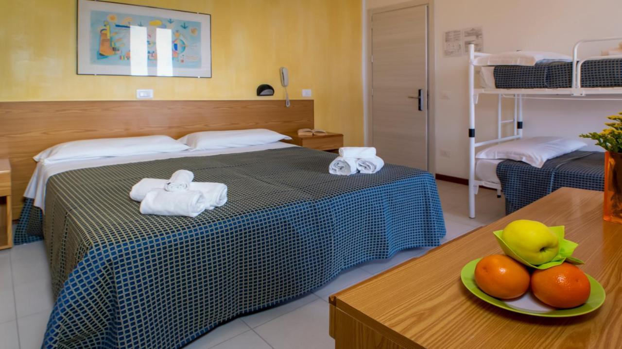 Hotel President'S Pesaro Kültér fotó
