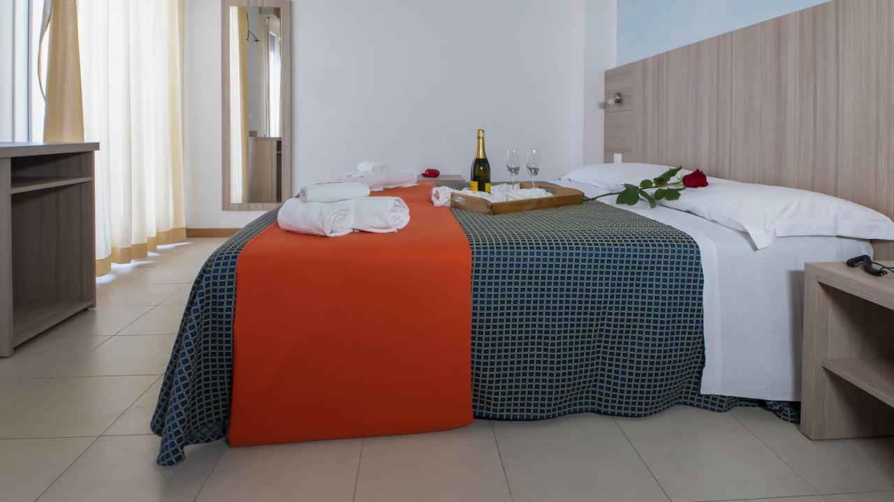 Hotel President'S Pesaro Kültér fotó