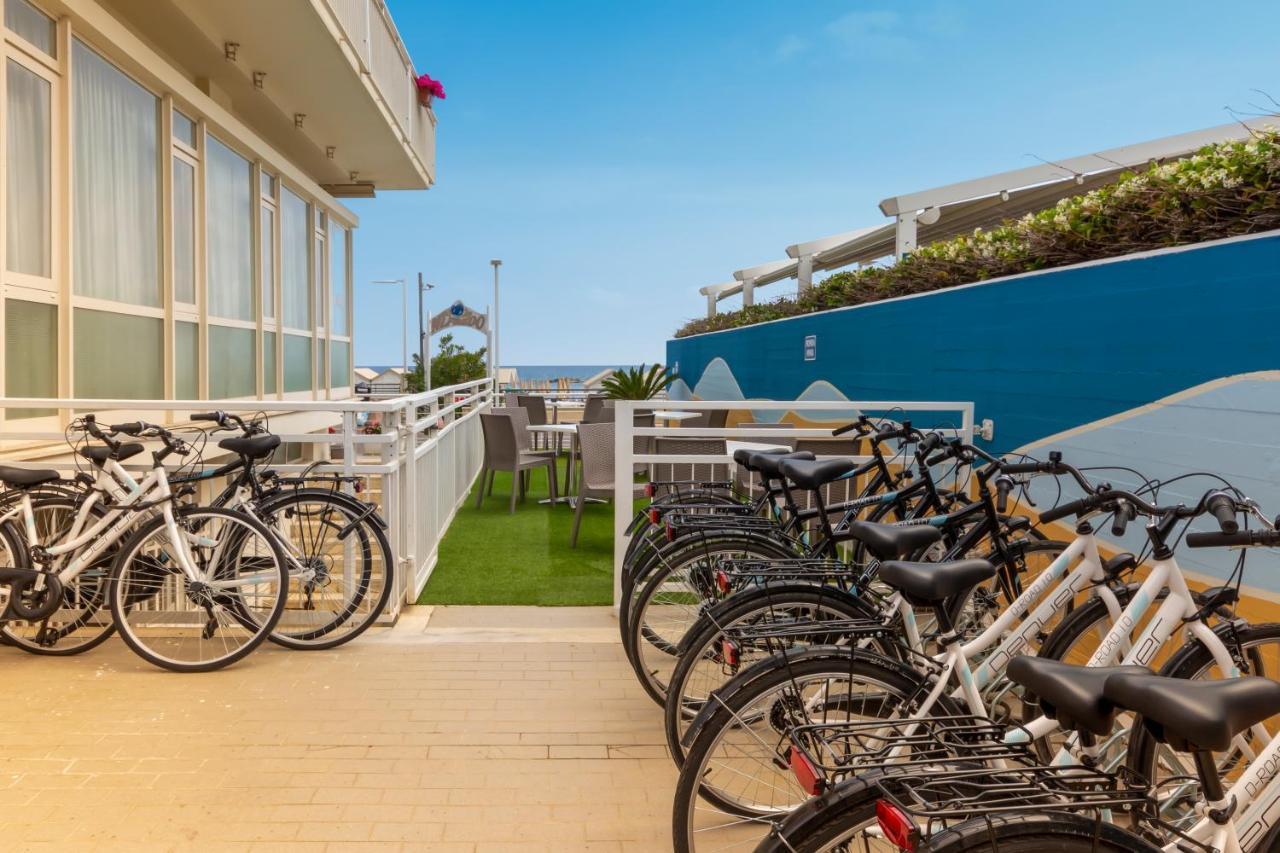 Hotel President'S Pesaro Kültér fotó