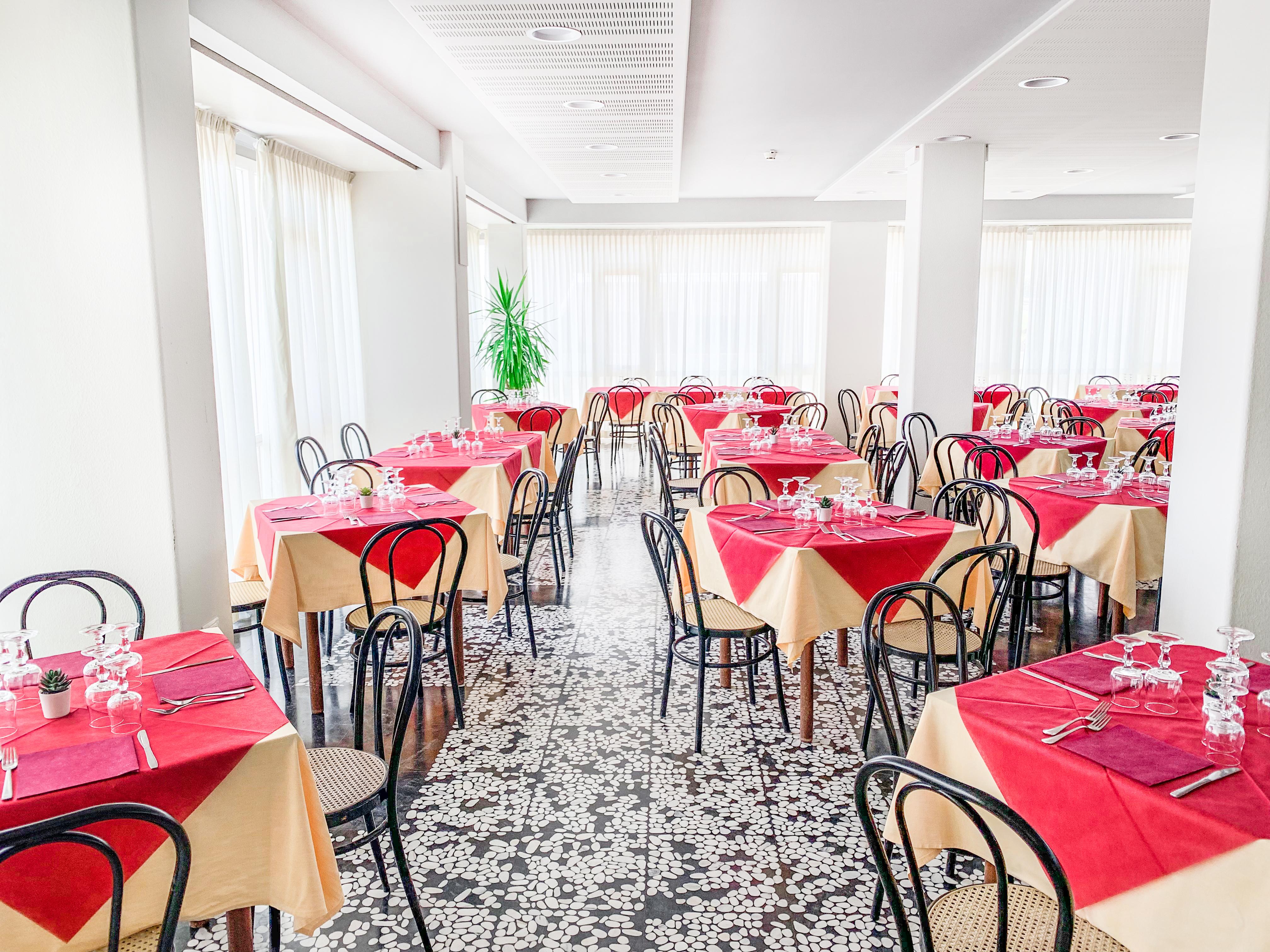Hotel President'S Pesaro Kültér fotó